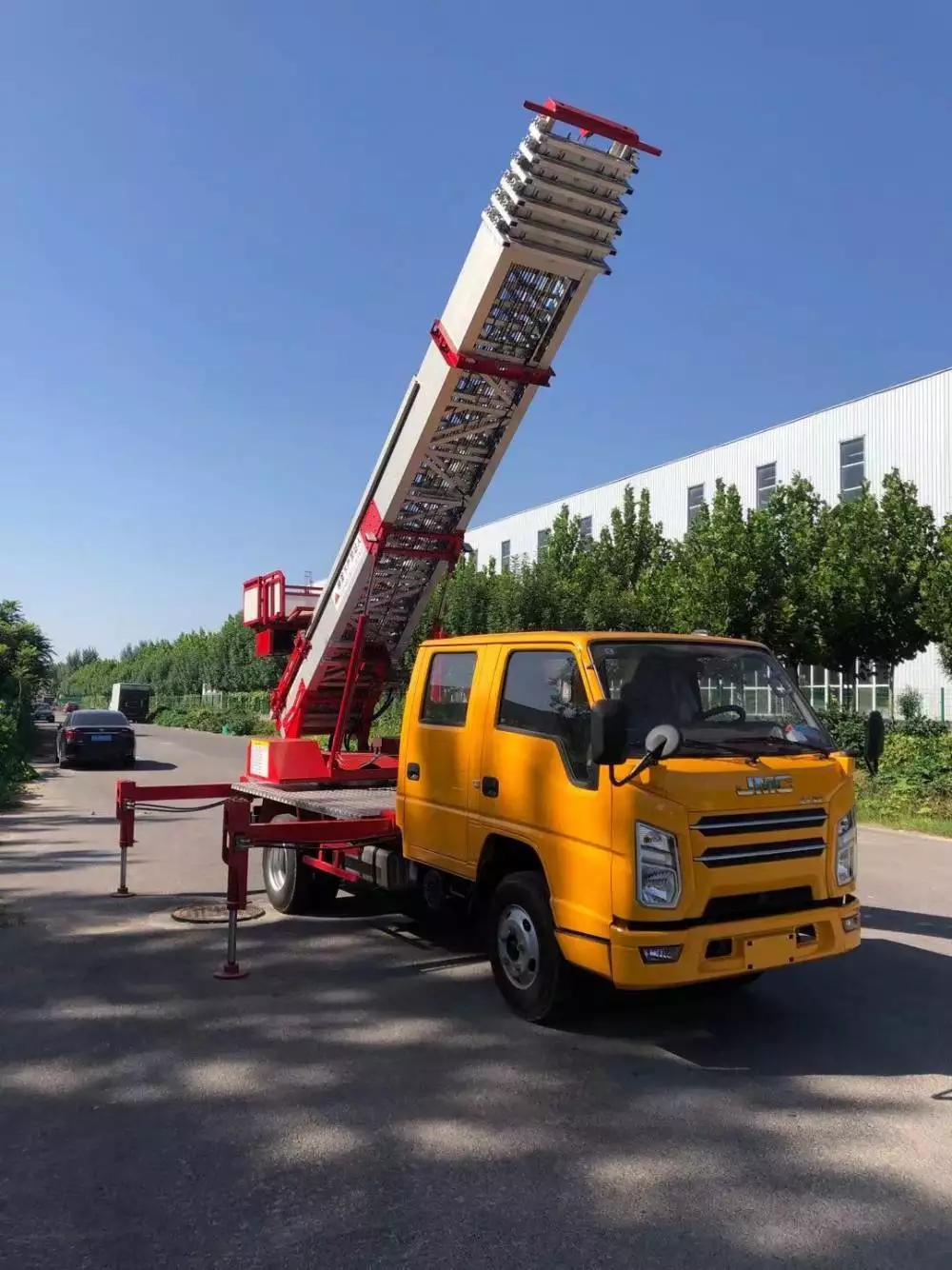 牧野附近的云梯车出租服务：轻松解决高空作业需求